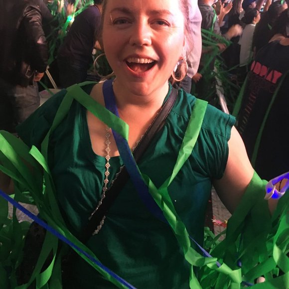 Meet your Posher, Jessica - Picture 2 of 2